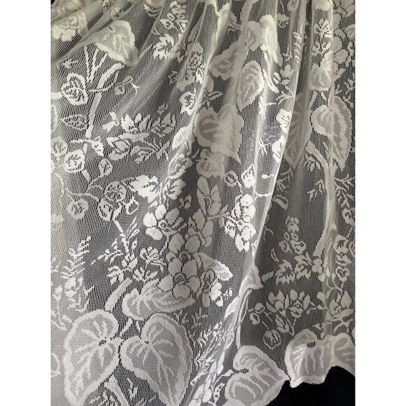 Martha Stewart Everyday Lace Swag Valance Cream Curtain 37"L x 80"W - Picture 9 of 10